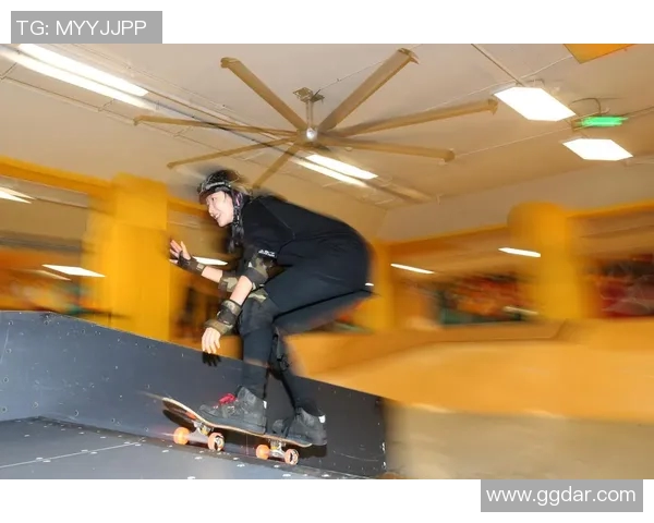 李静谈滑板人生：从初学者到职业选手的心路历程与成长故事