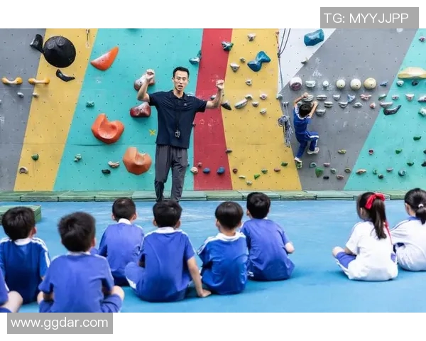 深圳攀岩队技术探讨与训练心得分享攀岩运动的未来发展展望