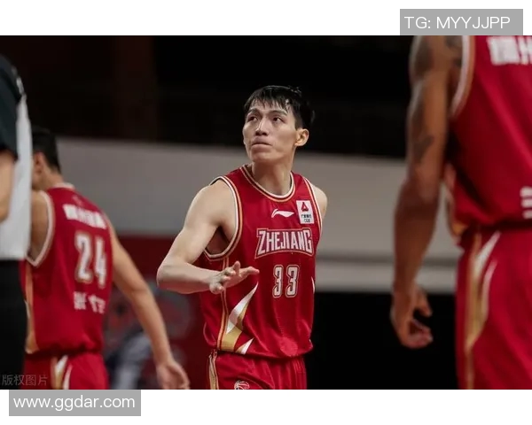 吴前：从青涩新星到篮球场上的领军人物的成长之路与辉煌成就