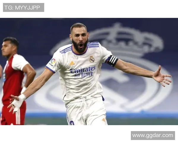 本泽马：从足坛巨星到传奇教练的华丽转身与未来展望