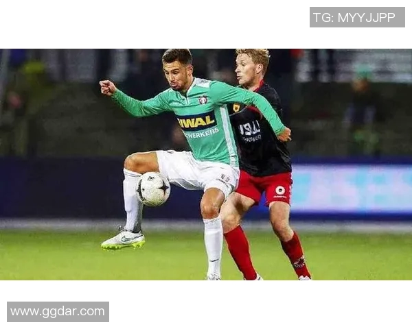 赫拉克勒斯与芬洛的激烈对决揭示了足球战术的深刻内涵与精彩瞬间 赫拉克勒斯与芬洛的激烈对决揭示了足球战术的深刻内涵与精彩瞬间