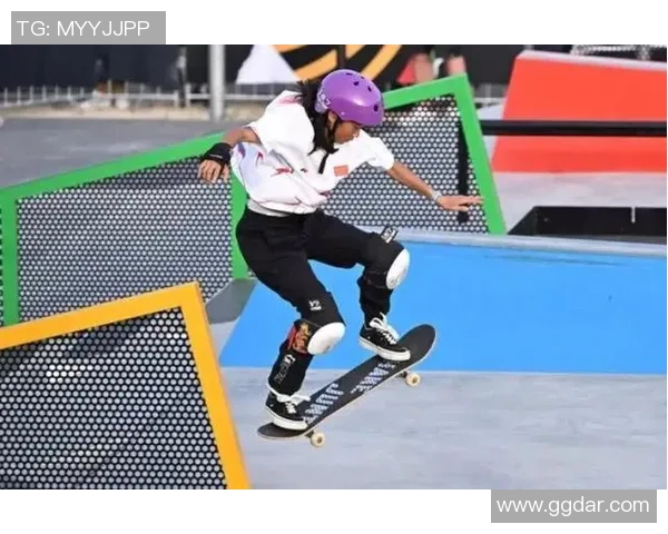 重庆滑板队的成长之路:从初学者到全国赛场的奋斗与突破 重庆滑板队的成长之路:从初学者到全国赛场的奋斗与突破