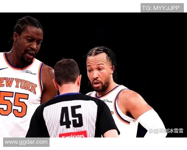 勇士队与尼克斯队激战正酣球迷期待精彩对决与惊喜表现